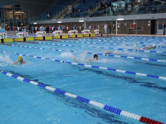 56 медалей выиграли омичи на первенстве и чемпионате Сибири по плаванию