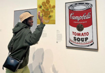 Американский рэпер Lil Nas X ответил оригинальной мистификацией вандалам-экоактивистам, которые недавно облили томатным супом картину Винсента Ван Гога «Подсолнухи» в Лондонской национальной галерее