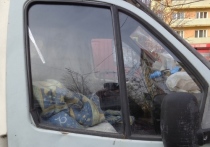 Жители Электростали пожаловались на старый грузовик, который облюбовали бомжи