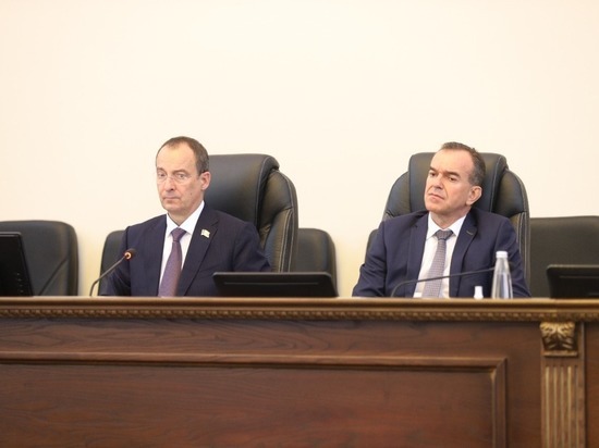 Депутаты ЗСК утвердили повышение размеров выплат на детей в приёмных семьях