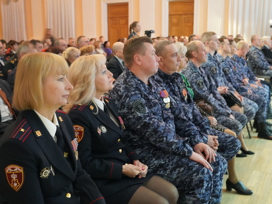 В честь 70-летия вневедомственной охраны Росгвардии в Костроме прошло торжественное мероприятие