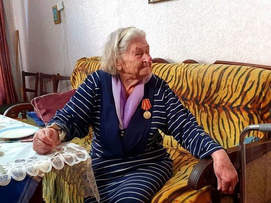 Ветеран ВОВ-медик Антонина Фадеева отметила 100-летний юбилей в Чите