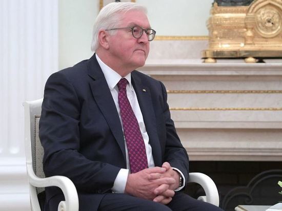 Президент Германии Штайнмайер призвал сограждан научиться быть скромнее из-за кризиса
