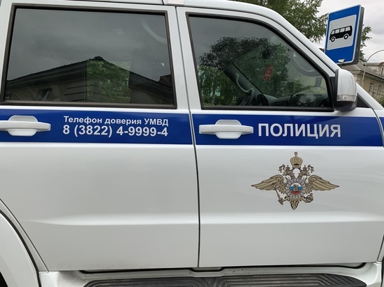 Томская полиция задержала 16-летнюю девушку-курьера телефонных мошенников