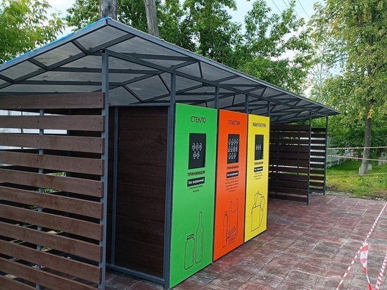 Жительница Екатеринбурга ударила охранника из-за замечания о брошенном мусоре