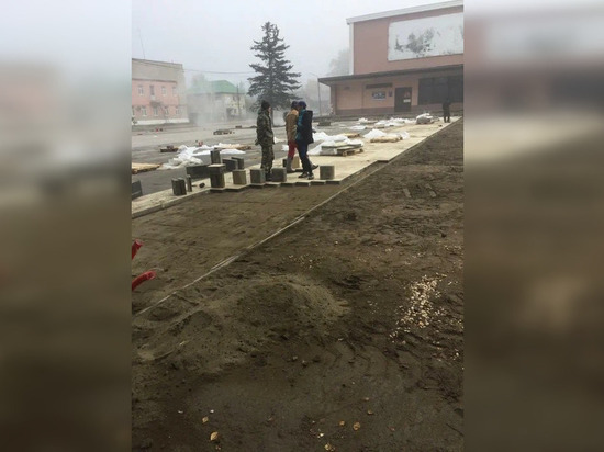 Новгородцам показали, как идут работы по благоустройству на Советской улице в Пестово