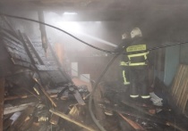 В субботу, 29 октября, в 11:16 стало известно о пожаре в Кировске. Пламя разбушевалось в гаражном кооперативе в районе очистных сооружений.