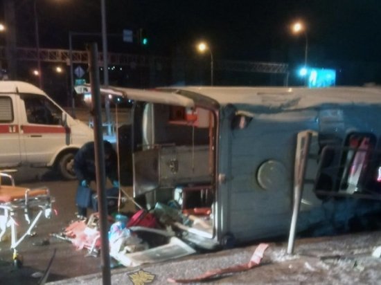 Шесть человек пострадали в аварии с участием скорой в Новосибирске