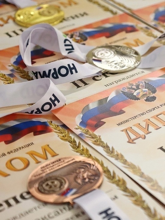 Юные борцы из Салехарда завоевали 8 медалей в Воркуте