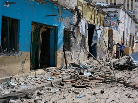 Число погибших в теракте у здания Минобразования Сомали возросло до 100