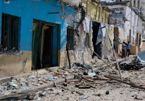 Мощные террористические акты потрясли столицу Сомали Могадишо – в результате взрывов заминированных автомобилей погибли по меньшей мере 100 человек, сообщил президент этой восточноафриканской страны