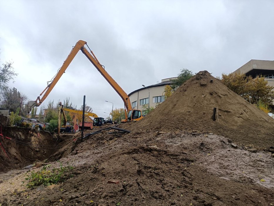 прорыв волгоград. прорыв водопровода. прорыв канализации в волгограде пойма. волгоград канализация. строительство коллектора.