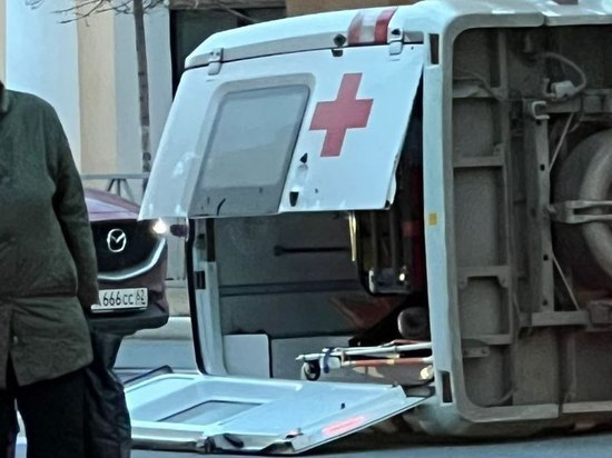 На улице Ленина произошла серьёзная авария с участием машины скорой помощи