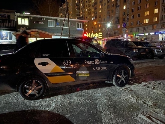 В Новосибирске неизвестный с ножом напал на таксиста