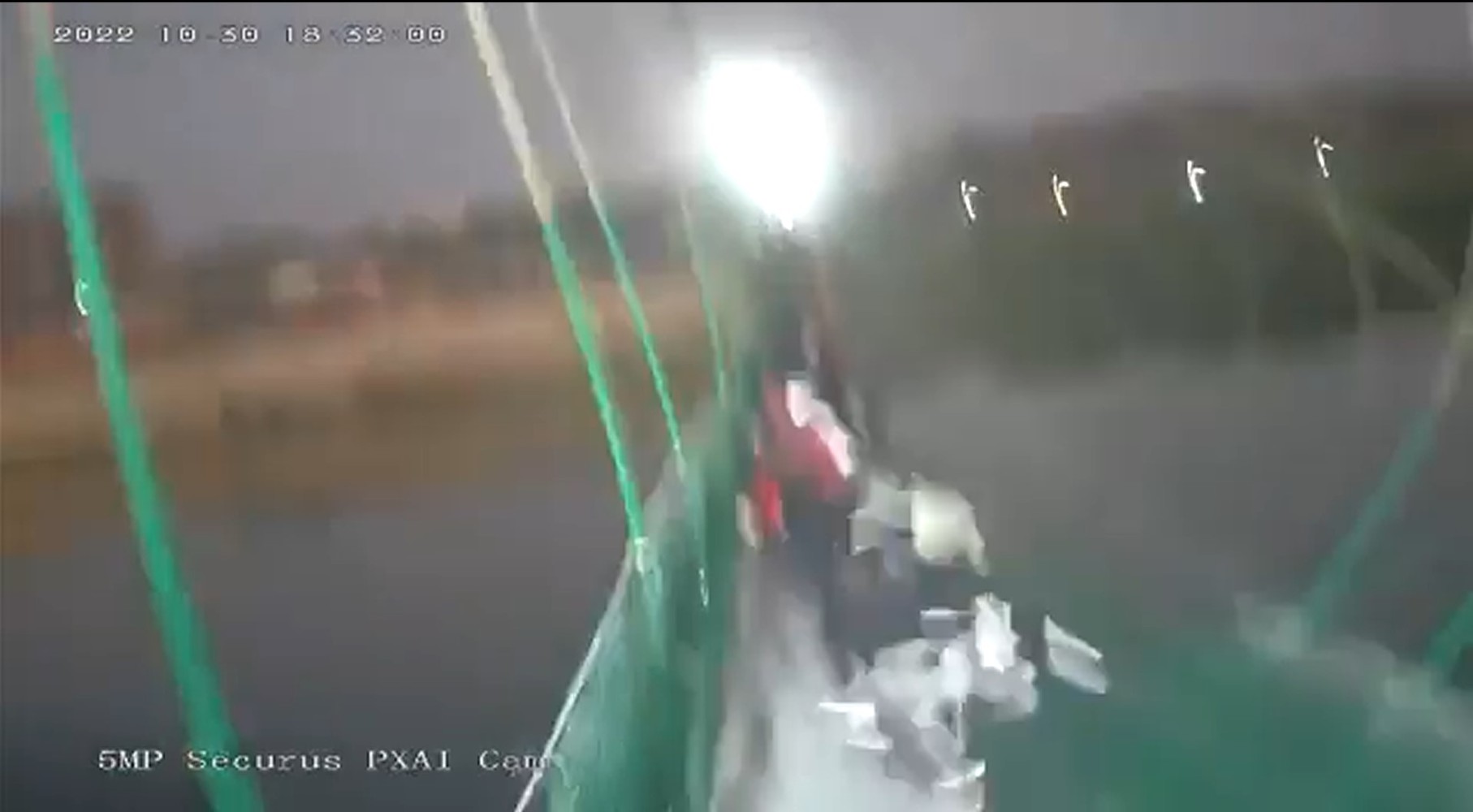 Железнодорожный мост через енисей. Гуджарат мост морби. Пусть в америке мост упадет. Поезд упал с моста. Israel bridge collapse.