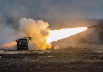 ВСУ выпустили по Первомайску в Луганской народной республике две ракеты из американской реактивной системы залпового огня HIMARS, поделилось подробностями представительство ЛНР в СЦКК в своем телеграм-канале