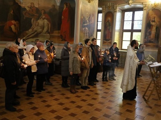 Память жертв политических репрессий почтили в Серпухове молитвой