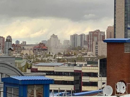 Жилые дома горят в центре Донецка после обстрела