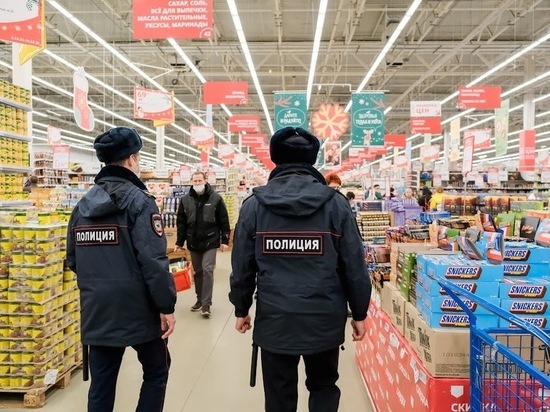 В Волгоградской области воровка украла 120 тысяч рублей из сейфа магазина