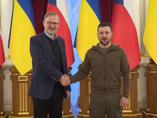 Зеленский подписал с Фиалой декларацию о членстве Украины в НАТО