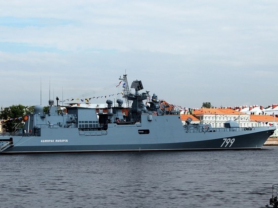 Опубликованы фото целого и невредимого "Адмирала Макарова" в Севастополе