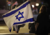 Полиция Израиля объявила гражданам, обладающим правом ношения оружия, иметь его при себе в день выборов с целью предотвращения ситуаций, угрожающих жизни людей, информирует официальный представитель правоохранительного ведомства Михаил Зингерман