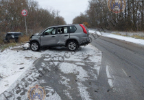 Накануне, утром 31 октября, на 119-ом километре автодороги М-2 "Крым" Заокского района Тульской области, 77-летний водитель автомобиля марки "Nissan X-Trail" не пропустил внедорожник "Toyota Land Cruiser Prado"