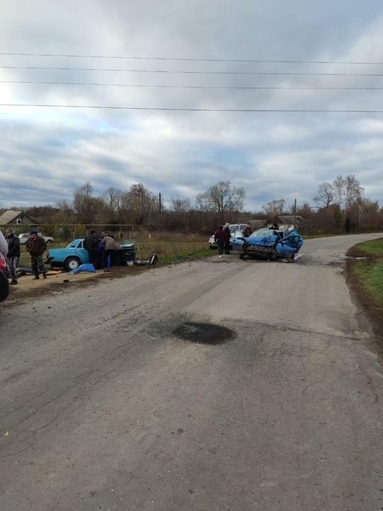 В Орловской области два водителя получили травмы в жестком ДТП