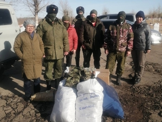 Мастерицы из Агинского сшили и передали 164 комплекта носилок бойцам СВО
