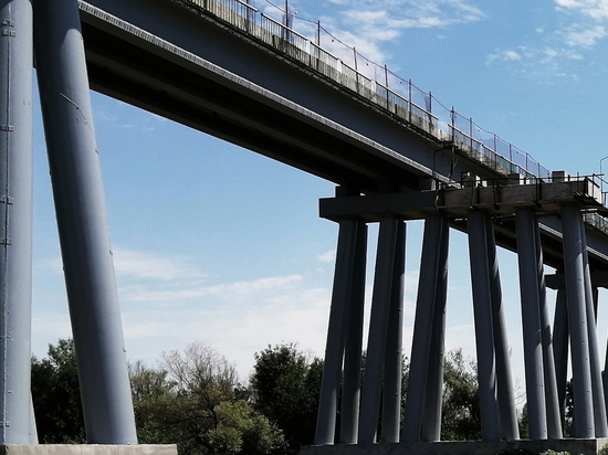 В Астрахани не могут в срок ремонтировать дороги и мосты