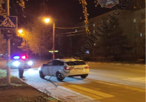 Накануне, вечером 1 ноября, на улице Ленина города Алексина, 39-летний водитель автомобиля марки "Lada Vesta" сбил 38-летнюю женщину