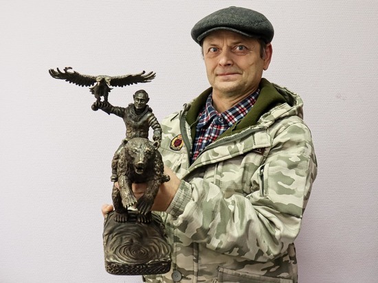 Работу над скульптурой Алексей Михайлов начал три года назад