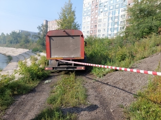 Переехавший двух людей водитель грузовика пойдет под суд в Новокузнецке