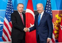 Президент Турции Реджеп Тайип Эрдоган заявил о намерении связаться с американским коллегой Джо Байденом и сообщить ему о результатах переговоров о вывозе украинского зерна