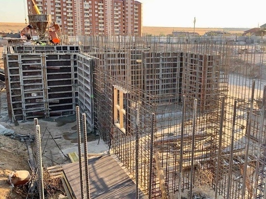 В Элисте продолжается строительство многострадального жилого долгостроя