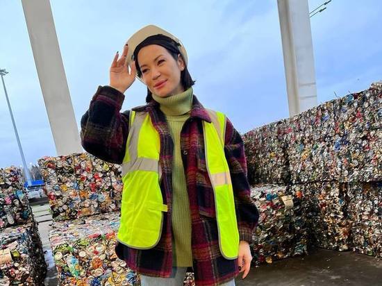 Блогер Ида Галич занялась сортировкой отходов в Подмосковье