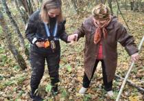 Работники Мособлпожспаса нашли и помогли выйти из леса 75-летней пенсионерке и ее 9-летней внучке