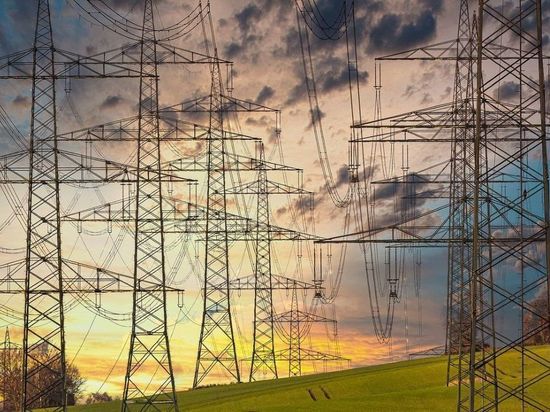 Центр исследований энергетики сообщил, что энергосистема Украины повреждена на 35-45%