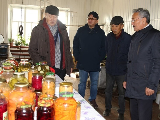Министр сельского хозяйства Тувы изучил состояние Агрокомбината