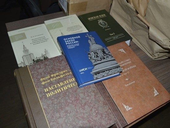 Вузы ДНР получили более 500 экземпляров профлитературы от МГУ
