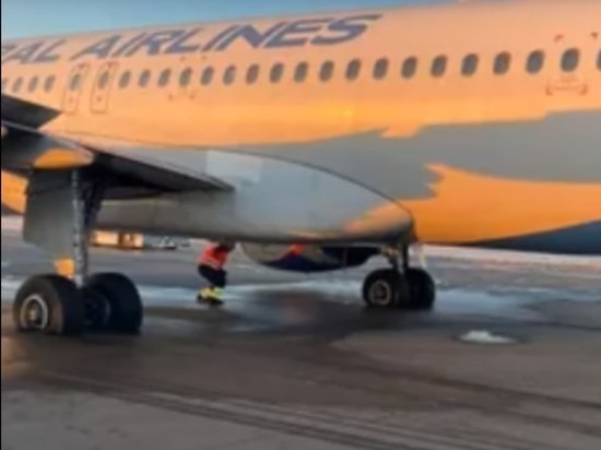 Аэропорт Иркутска возобновил работу после инцидента с самолетом