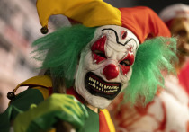 В Красногорском городском округе местную предпринимательницу ограбили три человека в масках клоунов