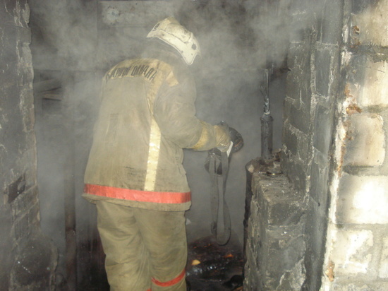 Рано утром в Ивановской области сгорел гараж, в пожаре умер мужчина