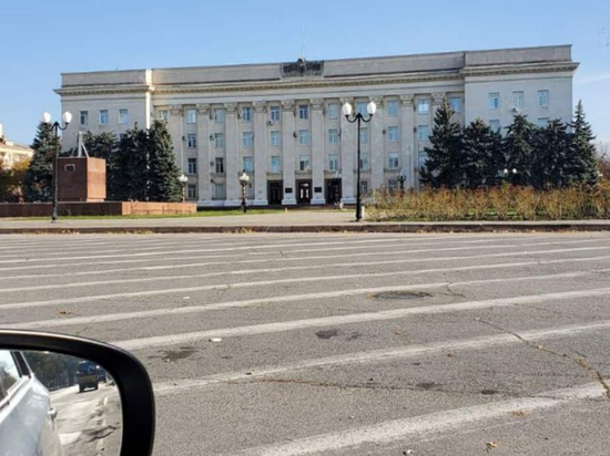 Шарий: со здания администрации Херсона пропал флаг России