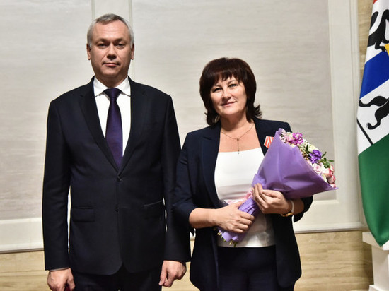 Губернатор Андрей Травников накануне 4 ноября вручил новосибирцам награды страны и региона