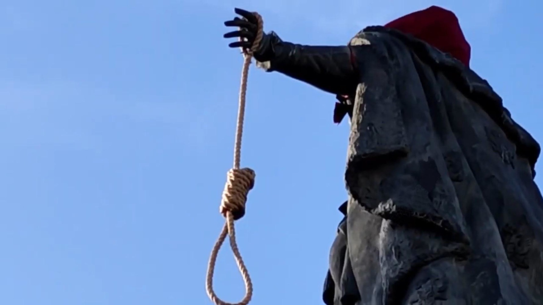Бусы Повесили Встали