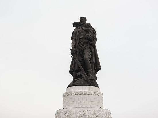 В Кемерове прошло торжественное открытие мемориала Воину-освободителю