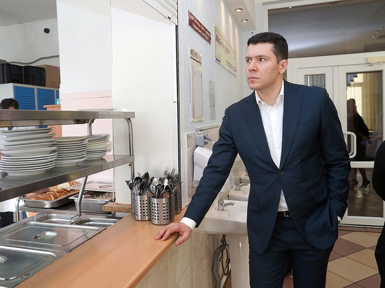 Алиханов пообещал выделить более полумиллиарда рублей на ремонт школ