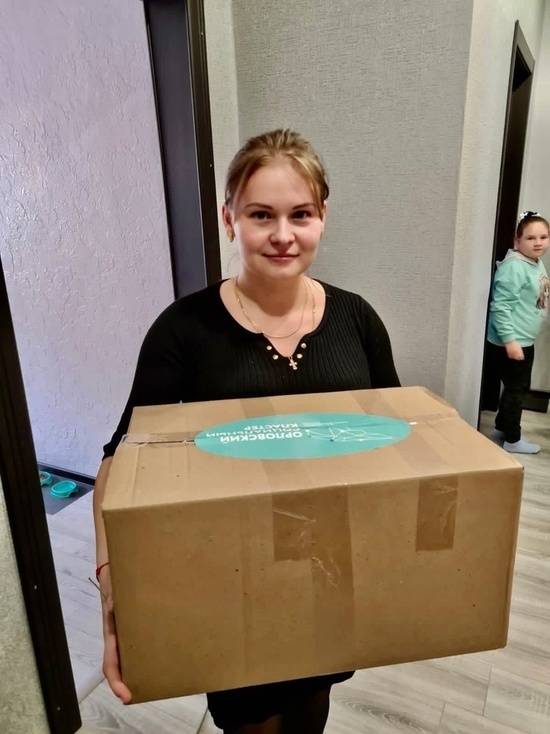 В Орле в семьи бойцов СВО привезли продуктовые коробки