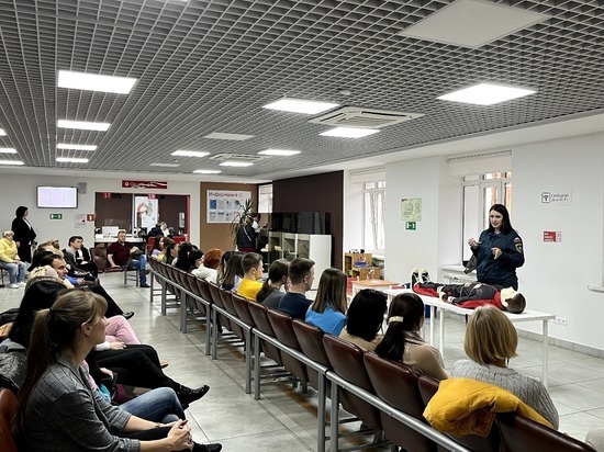 Сотрудникам белгородского МФЦ рассказали, как действовать при обстрелах и оказывать первую медпомощь
